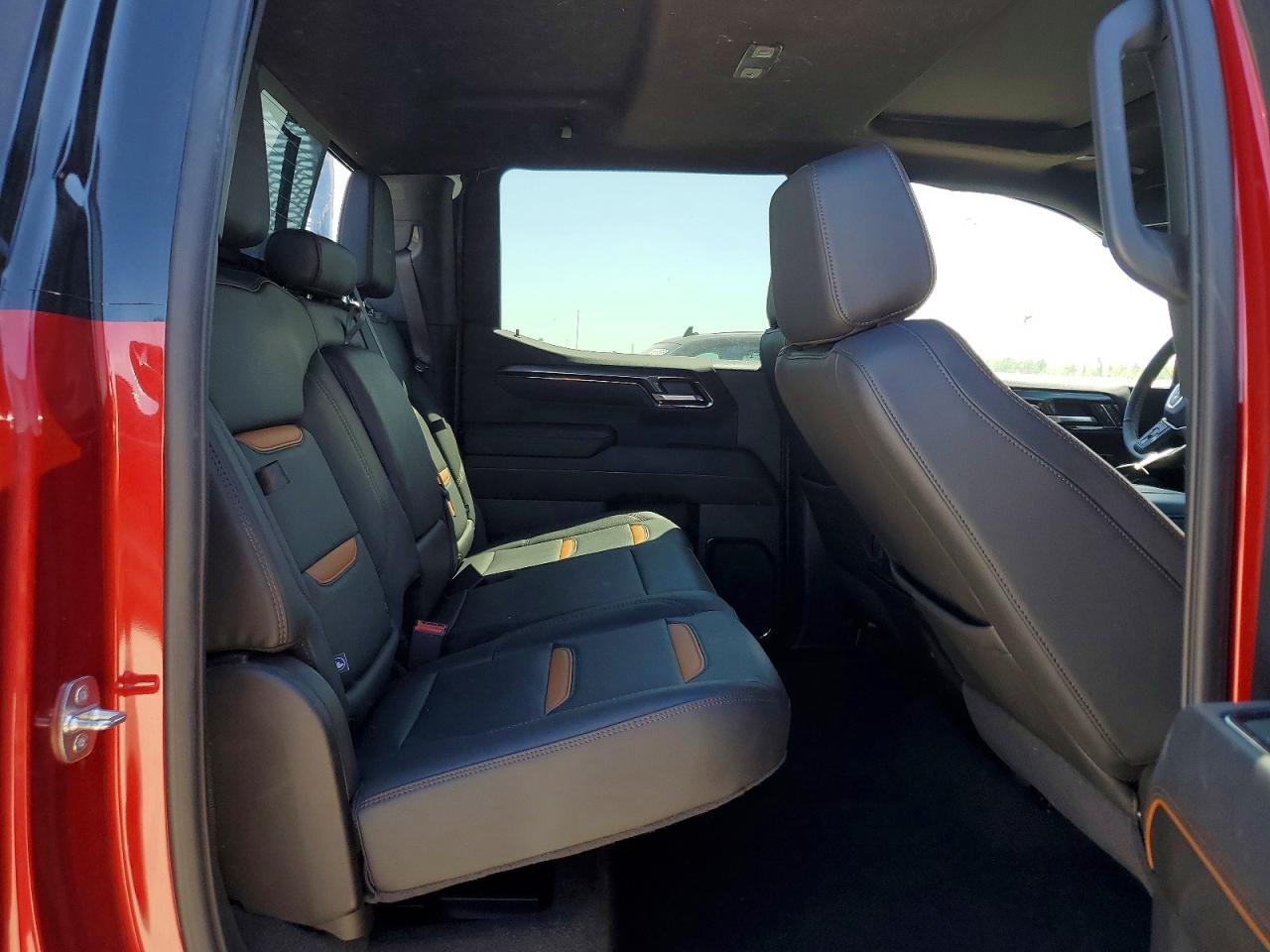 2024 GMC Sierra K1500 AT4