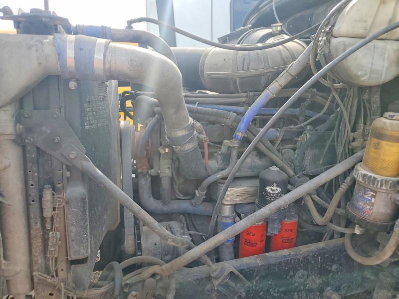 2001 Mack 600 CH600