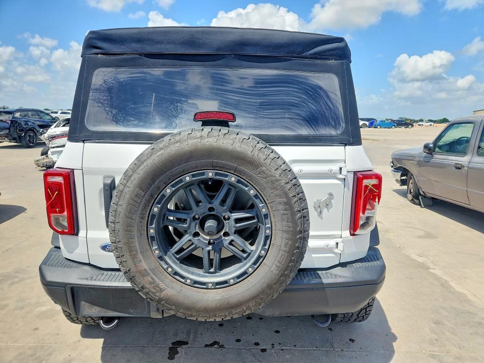 2021 Ford Bronco Base