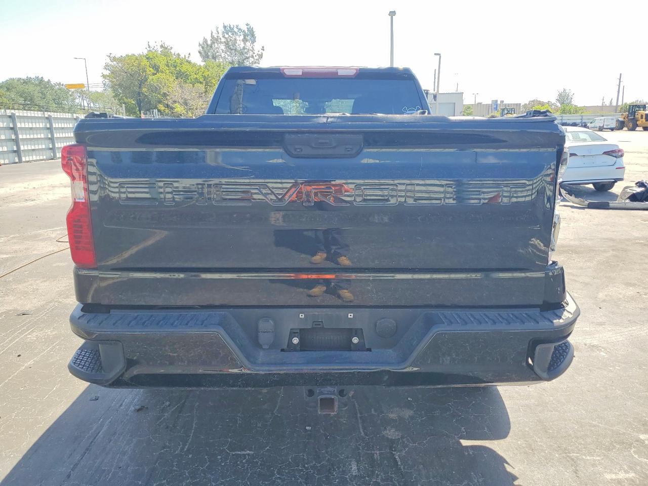2022 Chevrolet Silverado C1500 Custom