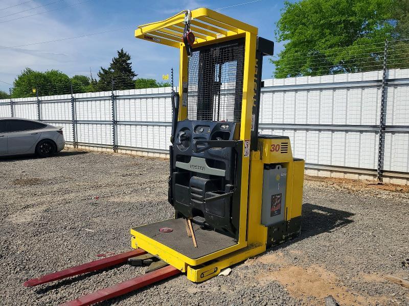 2000 Hyster Order Picker Forklift