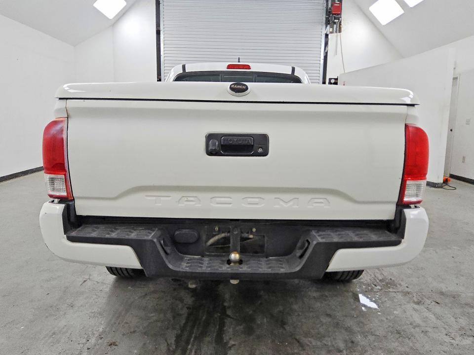 2016 Toyota Tacoma SR