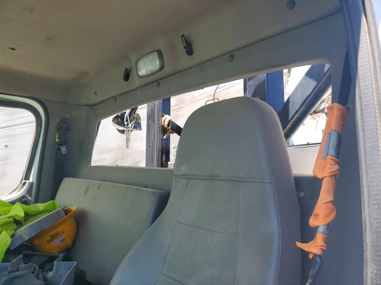 2022 Freigliner 2022 Freightliner Business Class M2 Digger Derrick