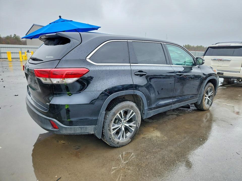 2019 Toyota Highlander le