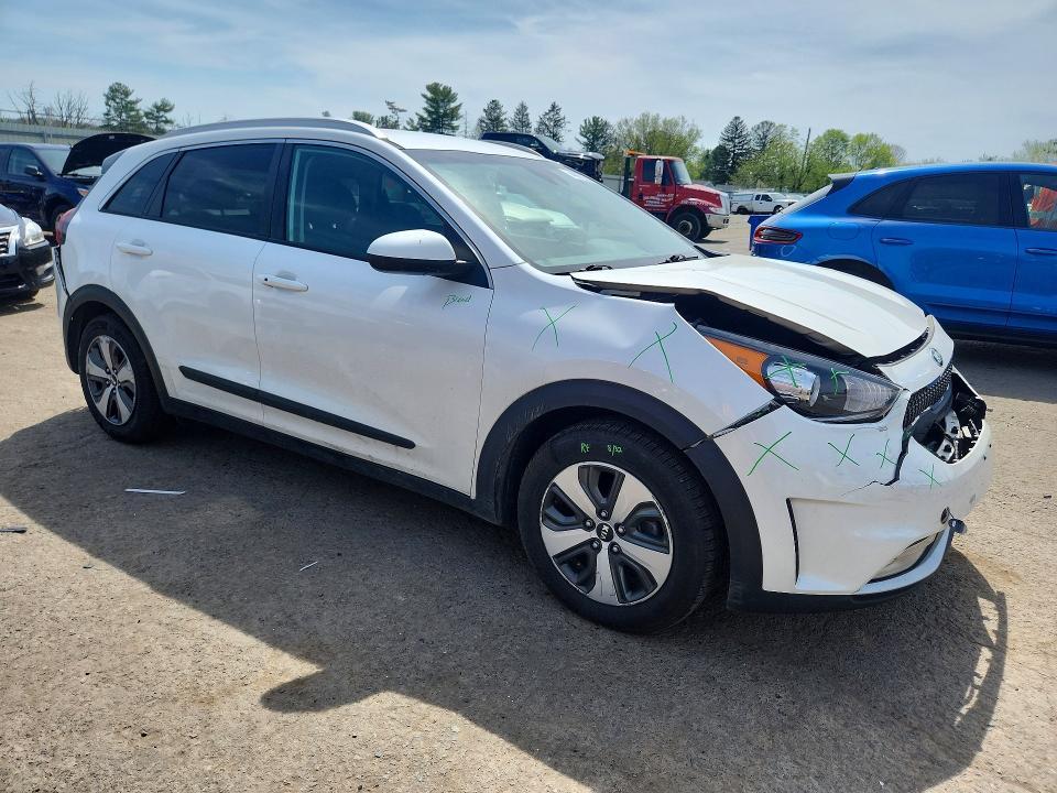 2017 KIA Niro lx