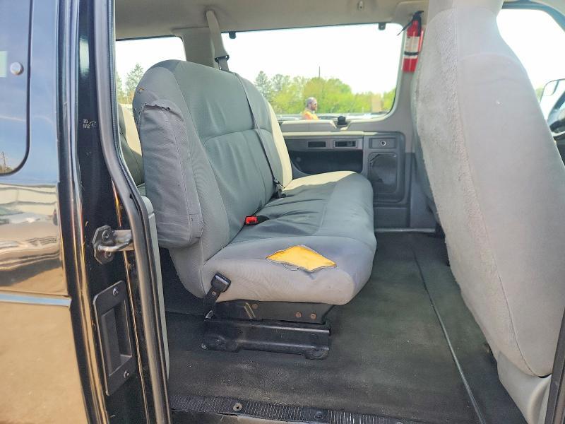 2010 Ford Econoline E350 Super Duty Wagon