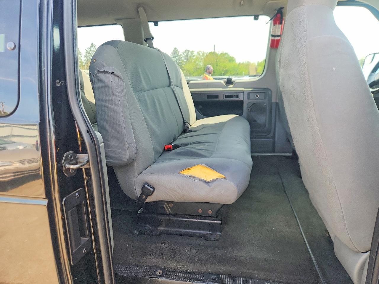 2010 Ford Econoline E350 Super Duty Wagon