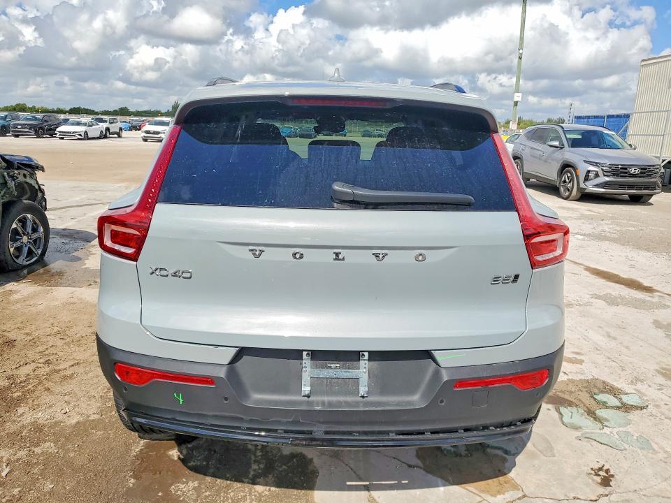 2026 Volvo Xc40 Plus