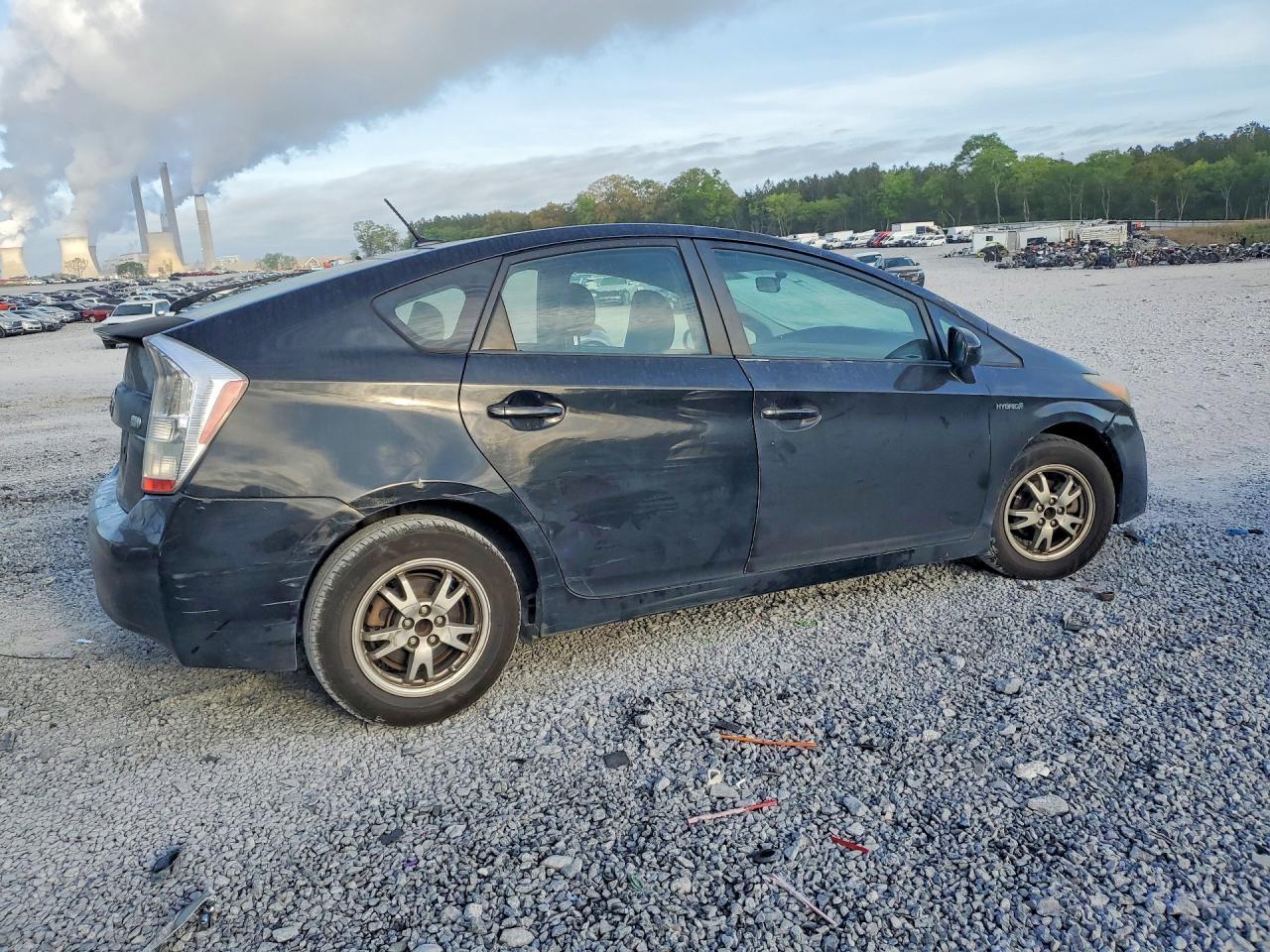 2010 Toyota Prius iii