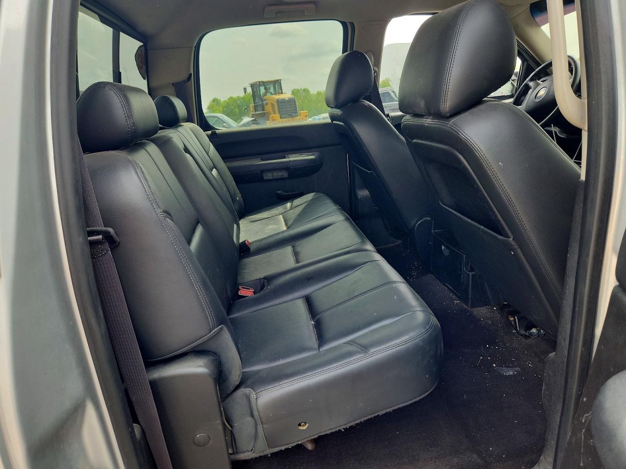2014 Chevrolet Silverado K3500 LT