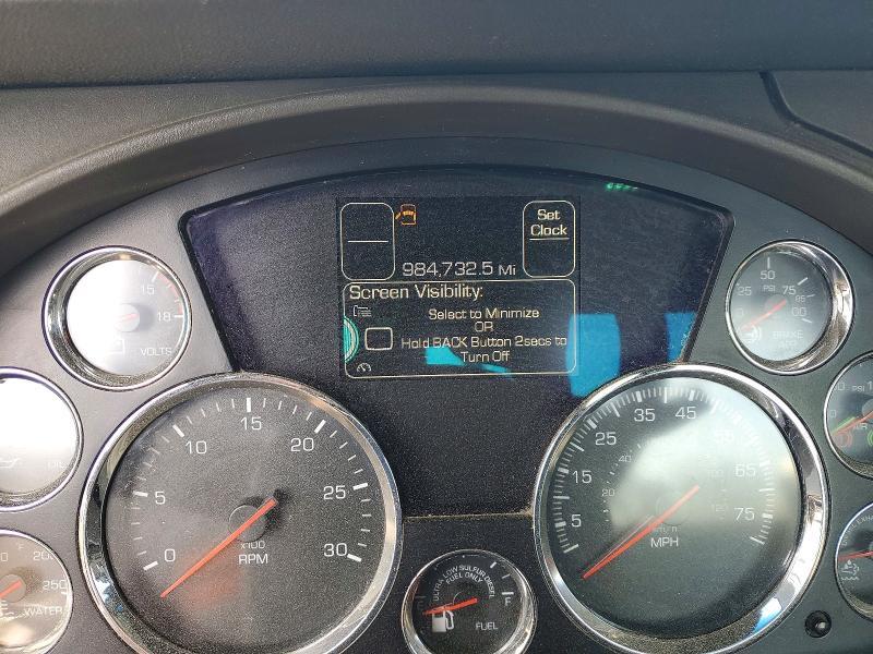 2016 Kenworth T680 Semi Truck