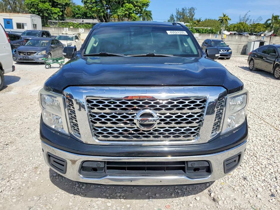 2018 Nissan Titan SV
