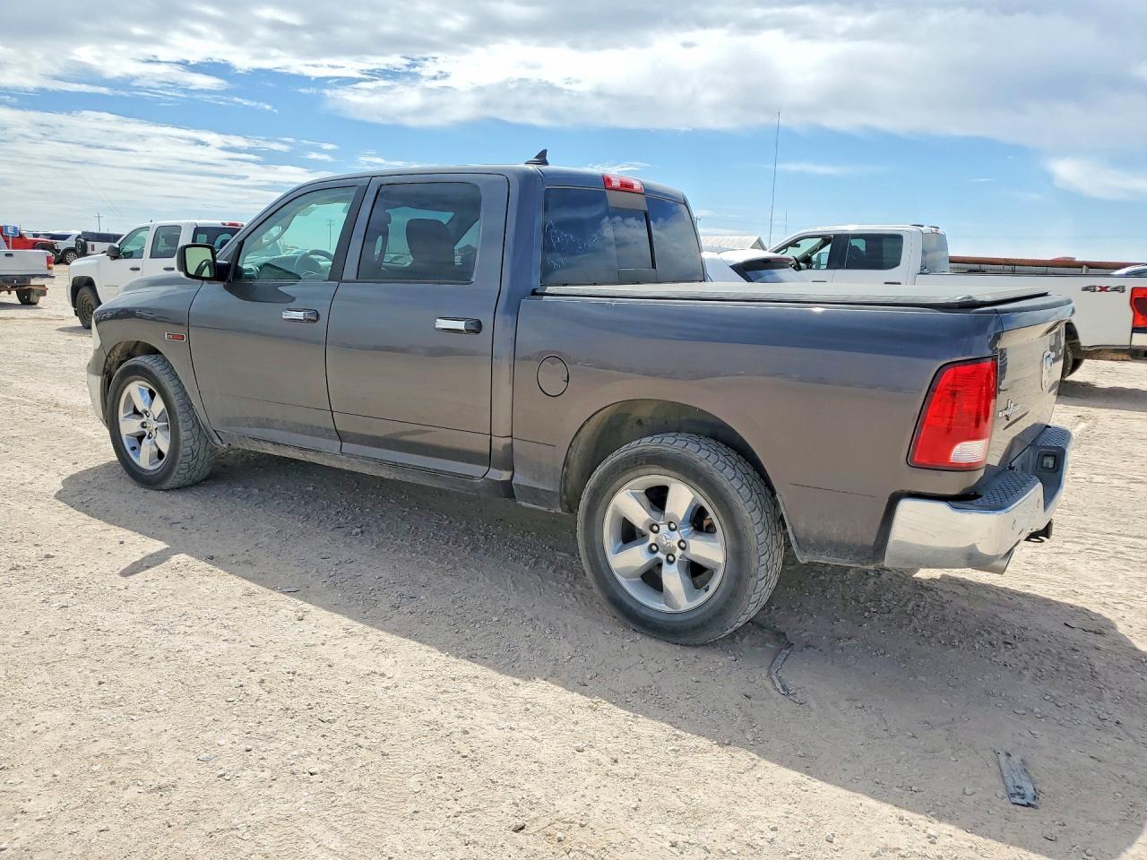 2015 Dodge RAM 1500 SLT