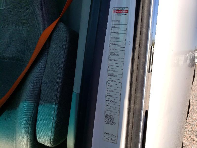 2014 Kenworth T680 Semi Truck