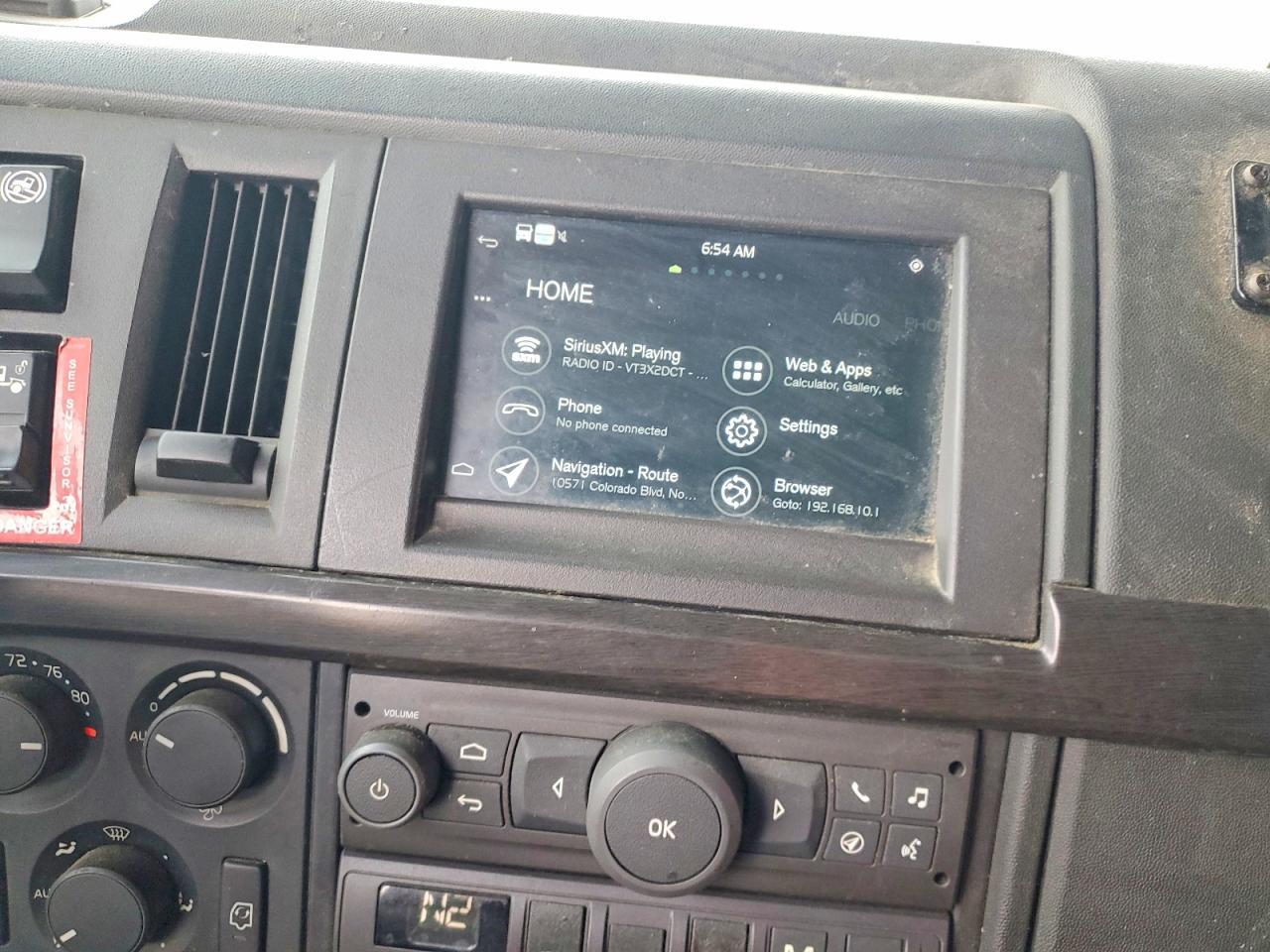 2021 Volv O VNL Semi Truck