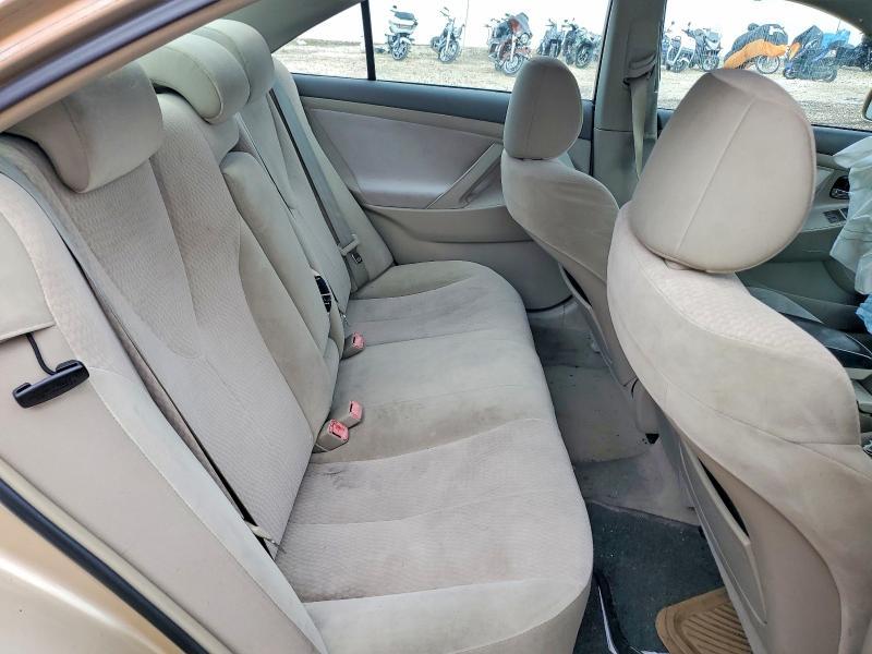 2011 Toyota Camry le