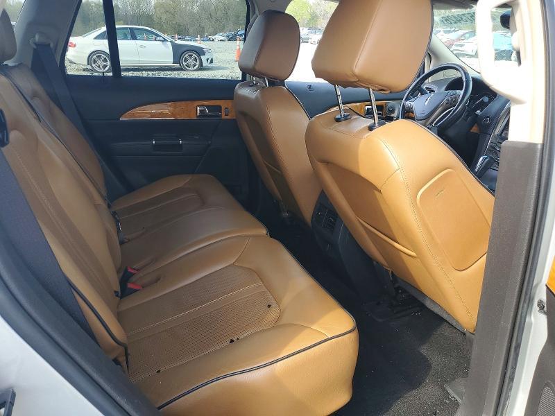 2013 Lincoln Townhouse MKX