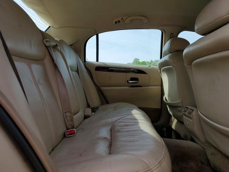2000 Lincoln Town car Cartier
