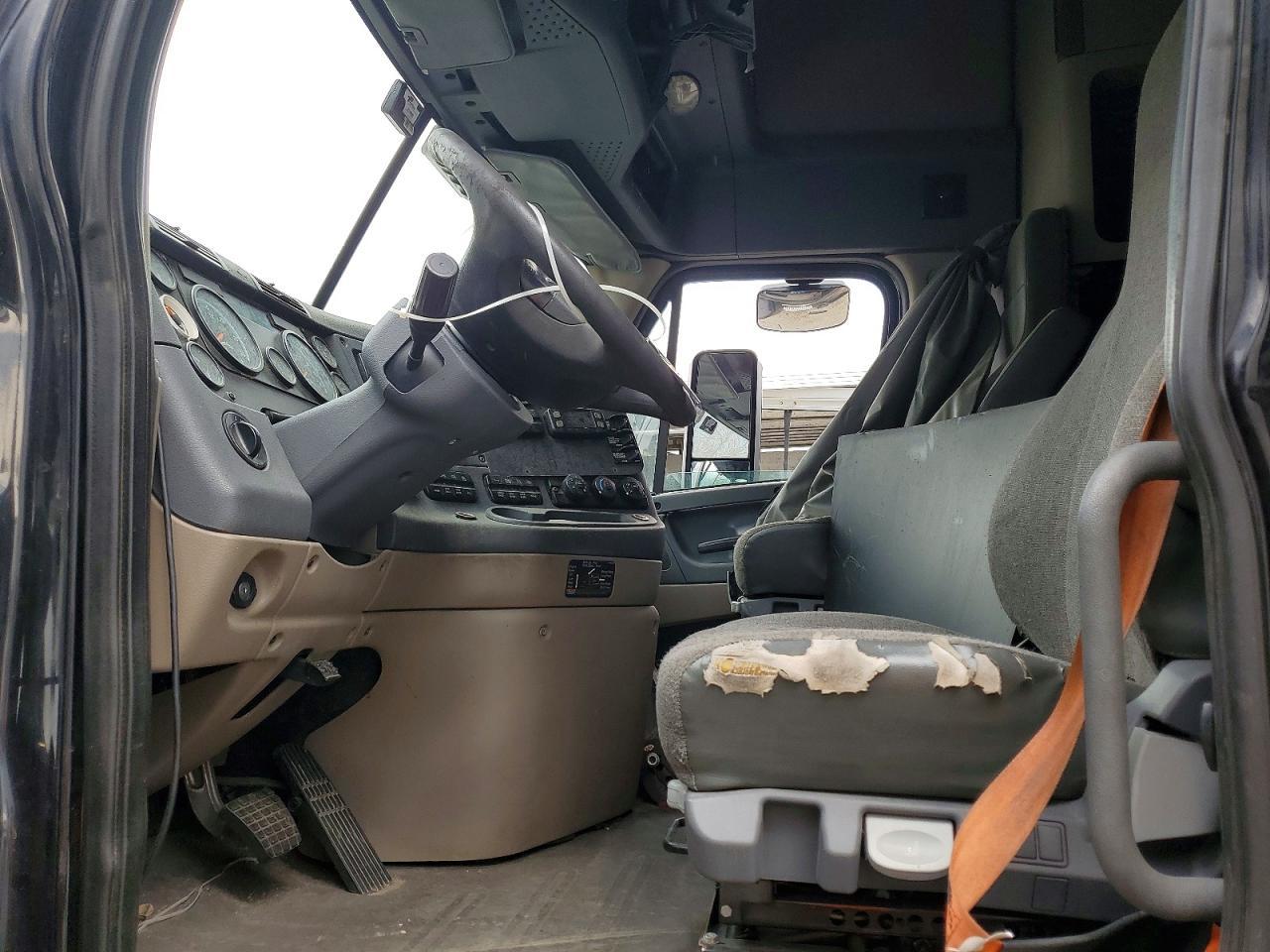 2017 Freigliner 2017 Freightliner Cascadia 125 Semi Truck