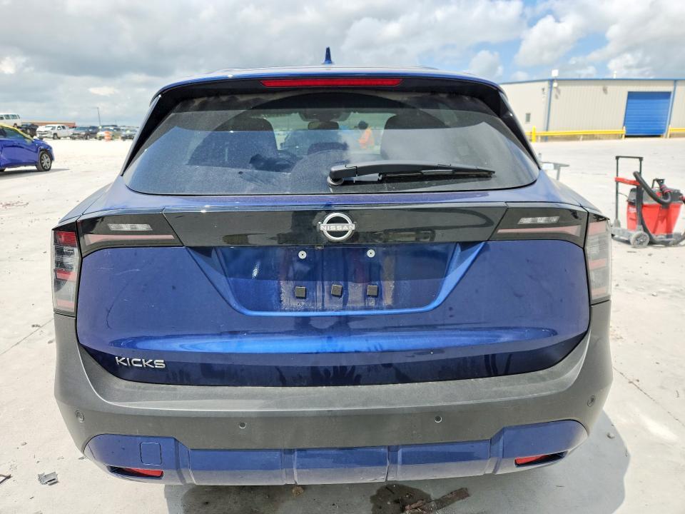 2025 Nissan Kicks sv