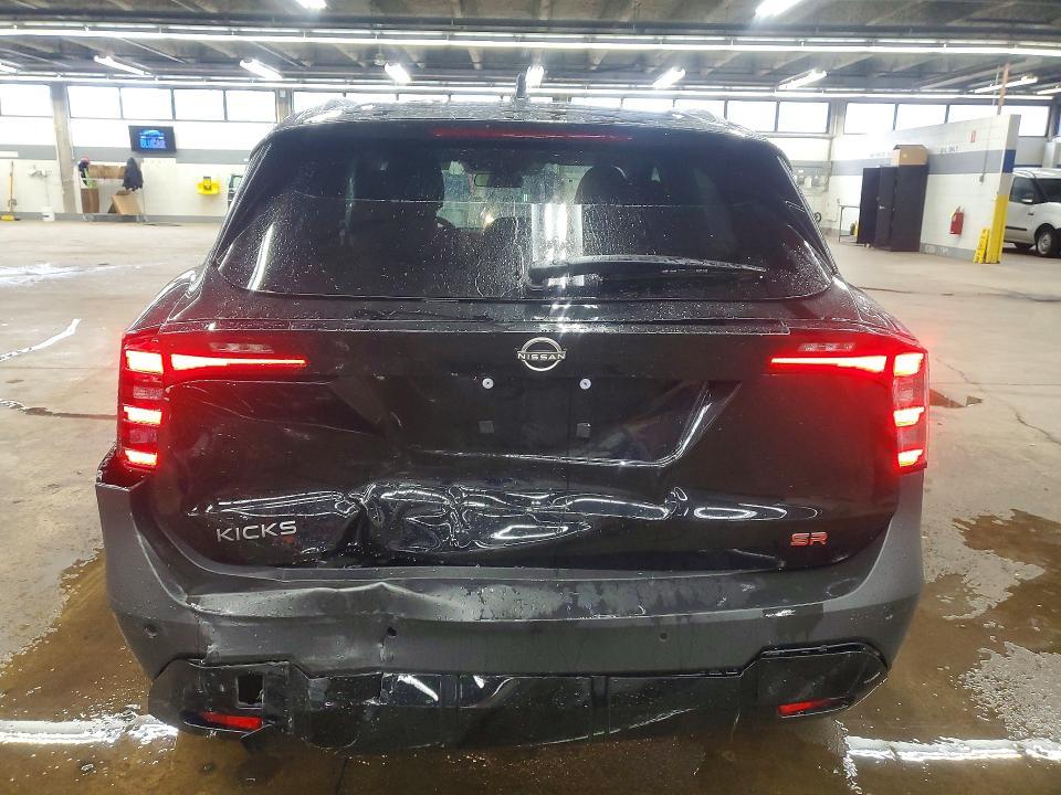 2026 Nissan Kicks sr