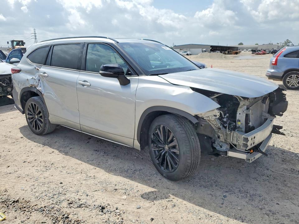 2025 Toyota Highlander xse
