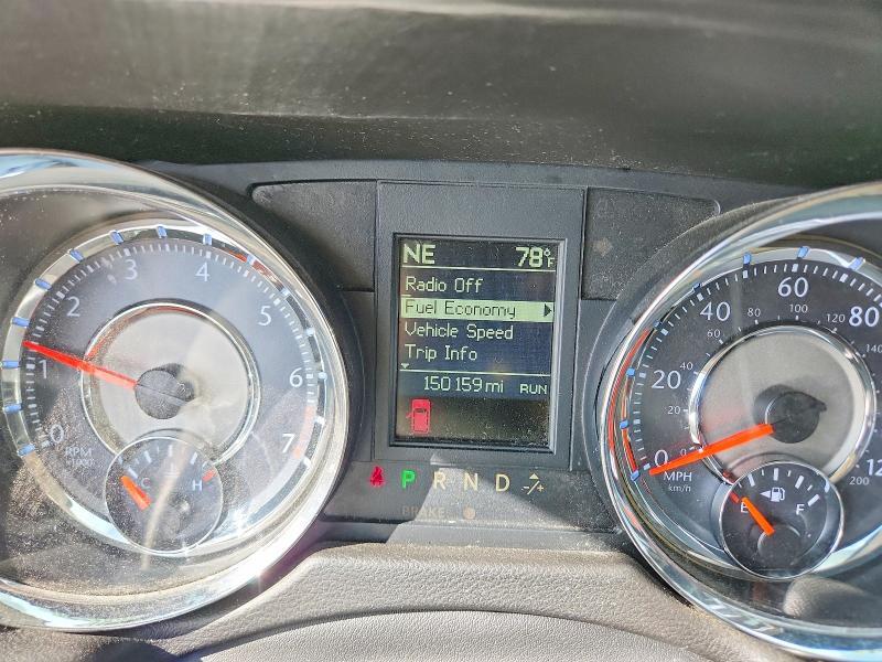 2013 Chrysler Town & Country Touring l