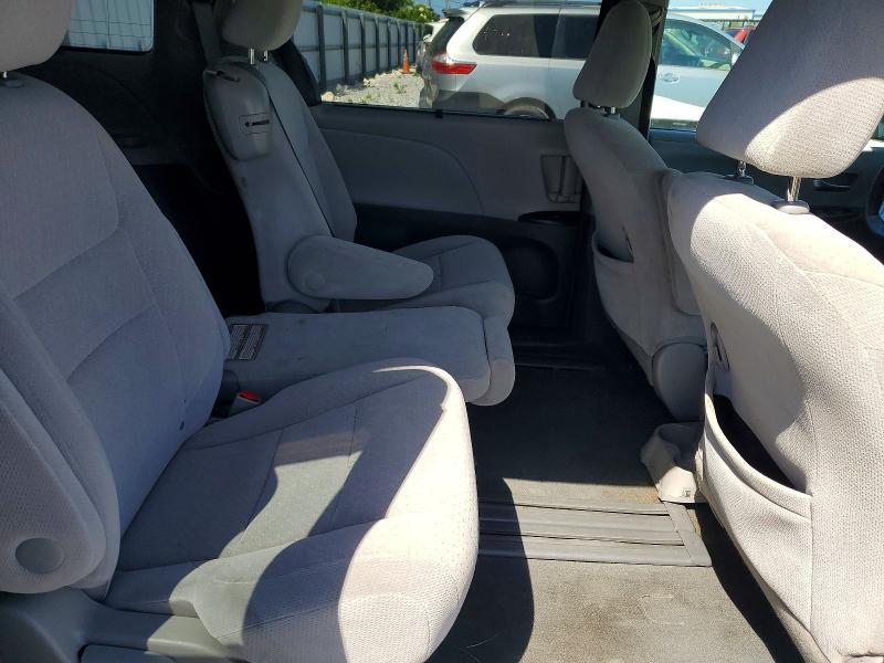 2016 Toyota Sienna le