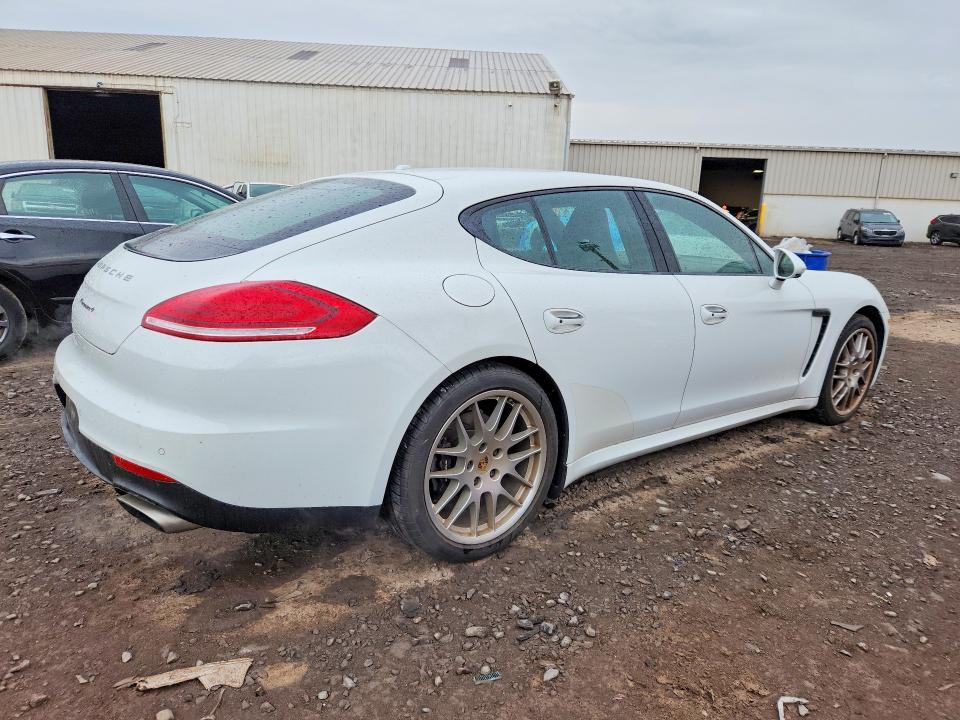 2016 Porsche Panamera 2