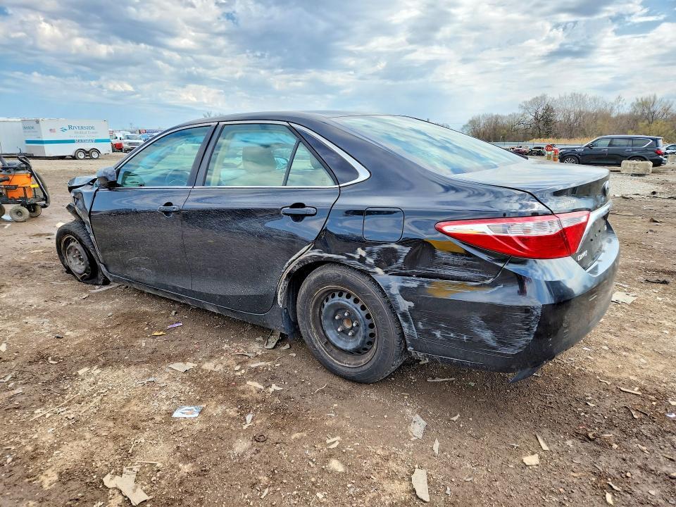 2015 Toyota Camry le