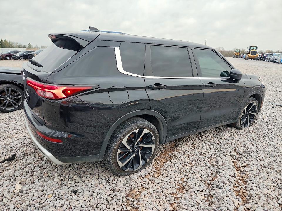 2023 Mitsubishi Outlander se