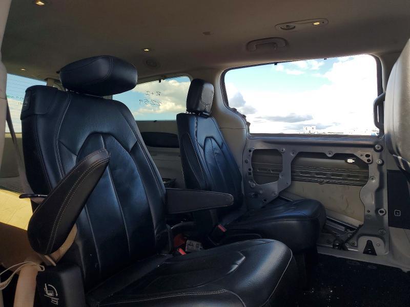 2017 Chrysler Pacifica Touring l