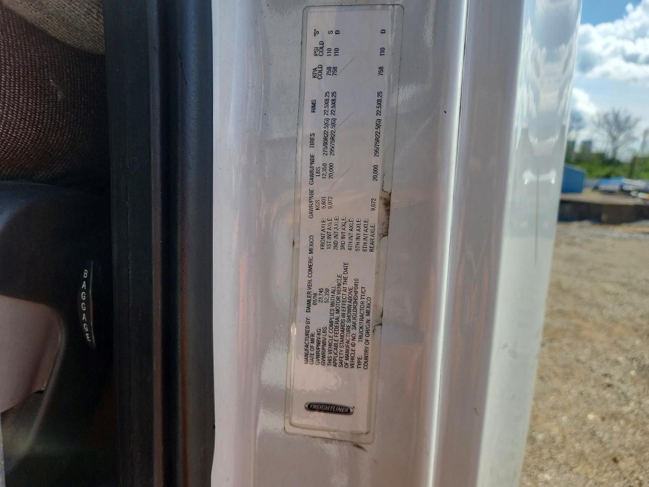 2017 Freightliner Cascadia 125 Semi Truck