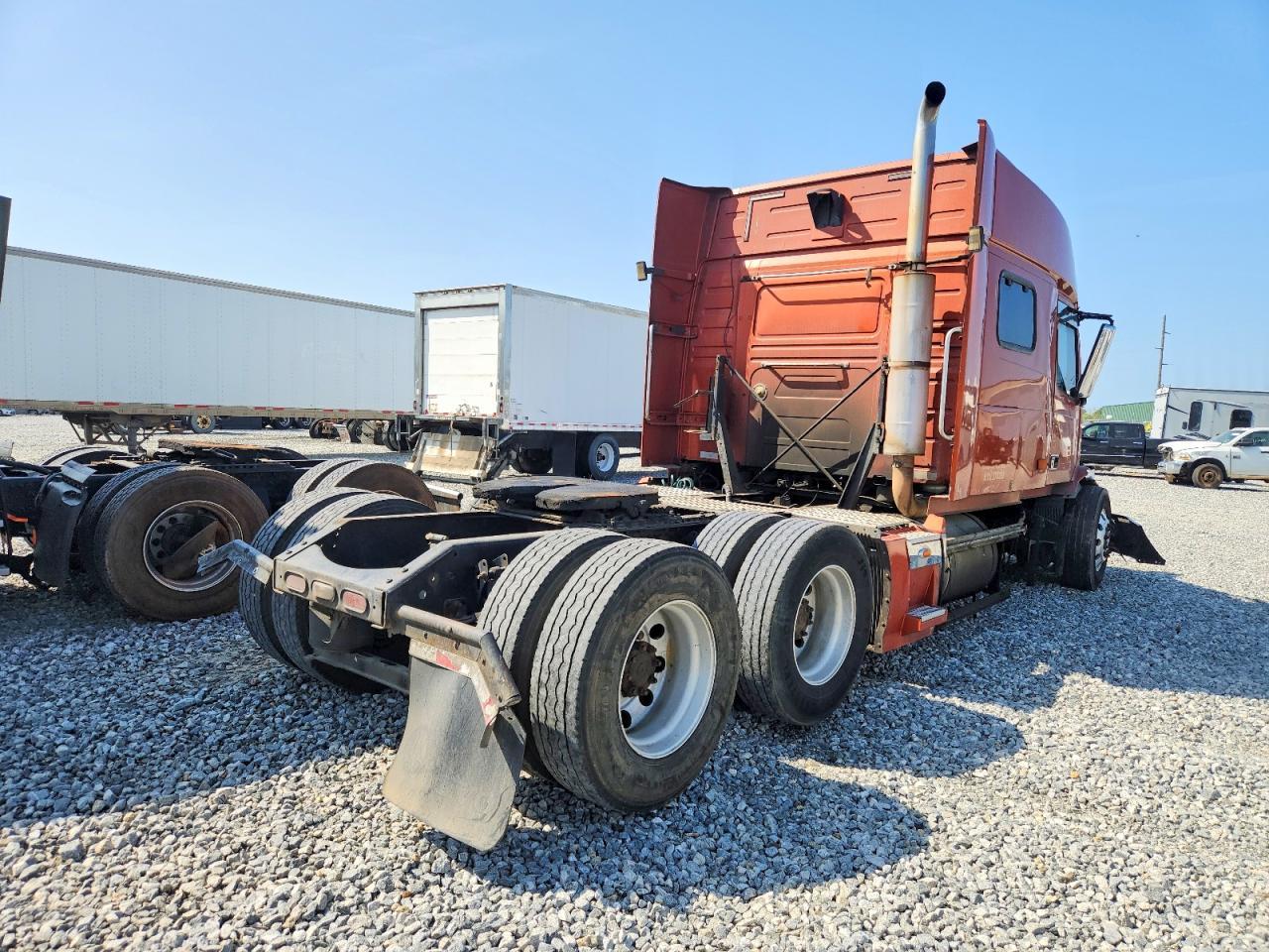 2007 Volvo VNL Semi Truck