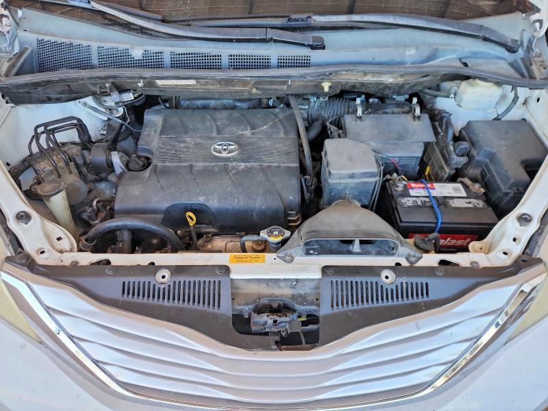 2011 Toyota Sienna le