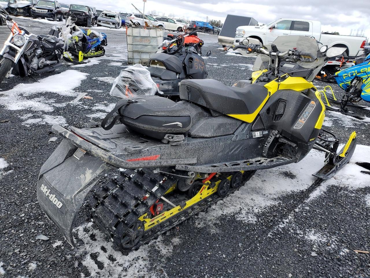 2022 Skidoo Renegade Adrenaline