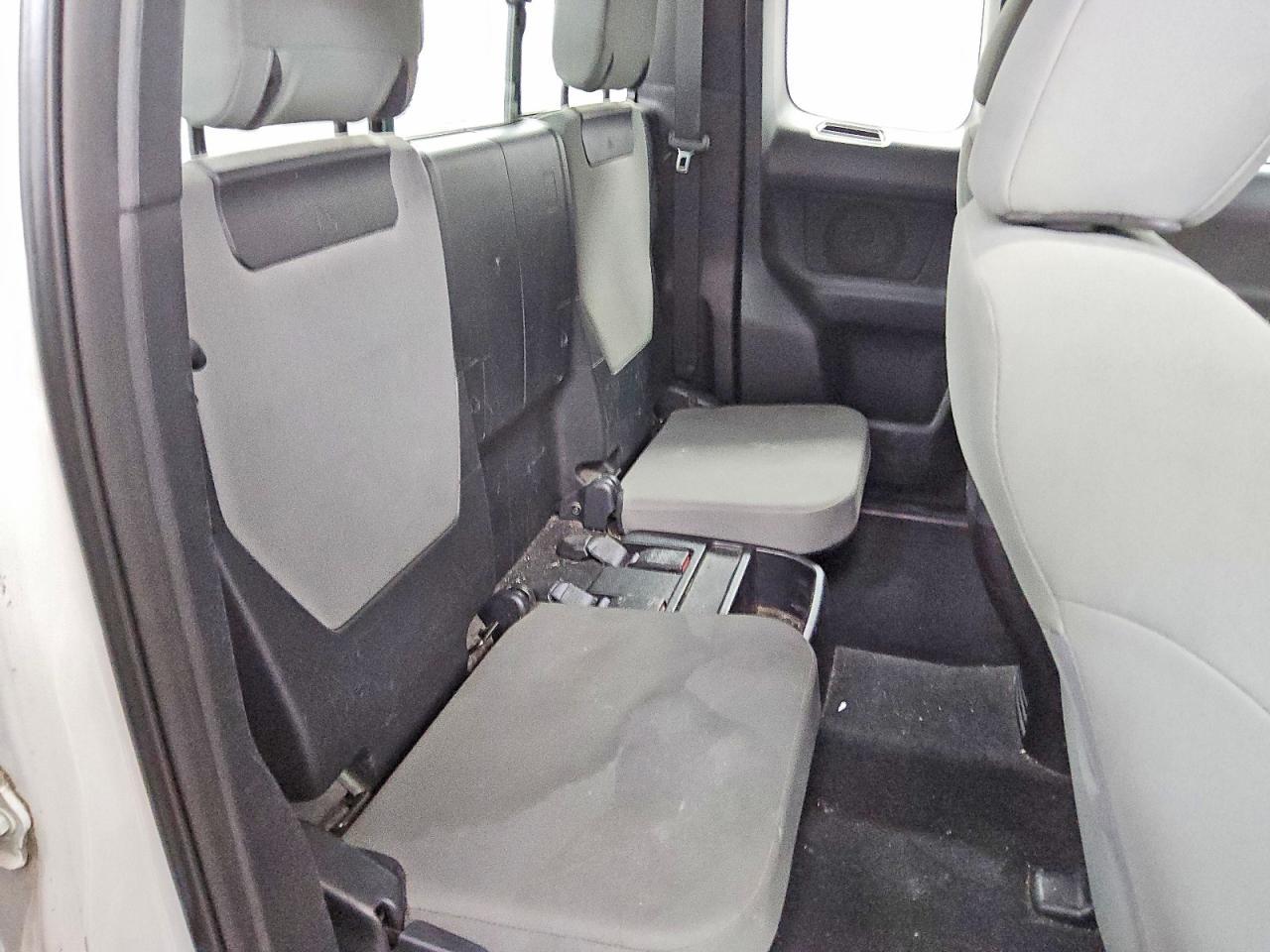 2016 Toyota Tacoma SR
