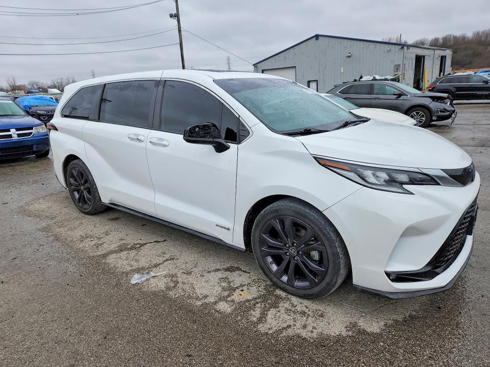 2021 Toyota Sienna xse 7-passenger