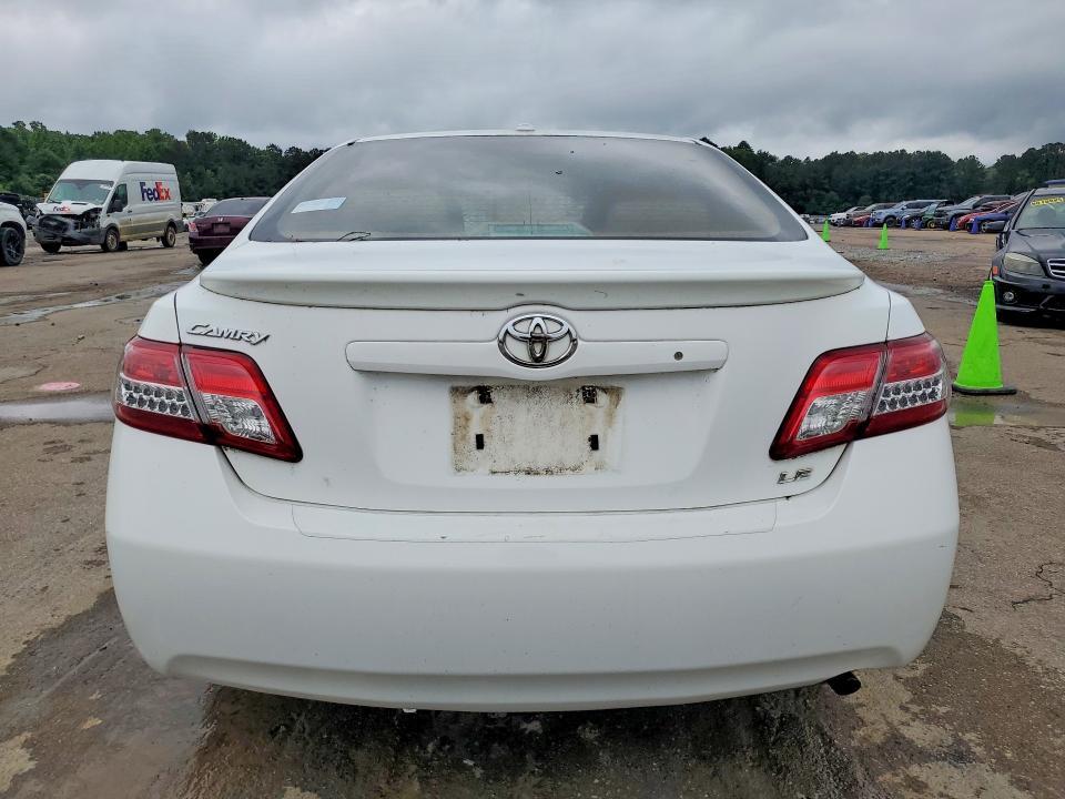 2011 Toyota Camry le