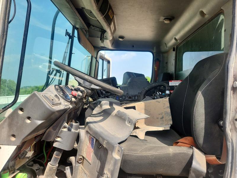 2013 Mack 600 MRU600