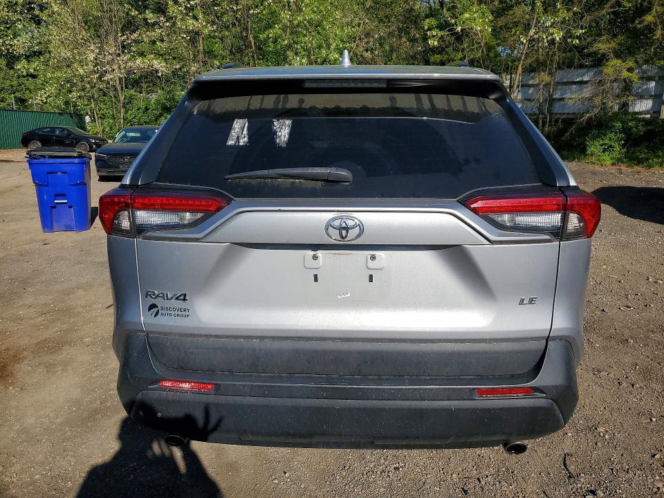 2021 Toyota Rav4 le