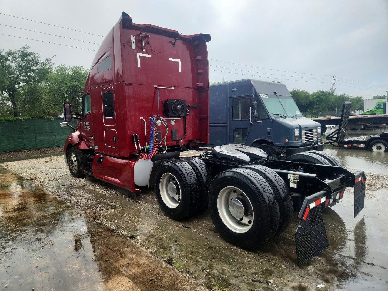 2021 Kenworth T680 Semi Truck