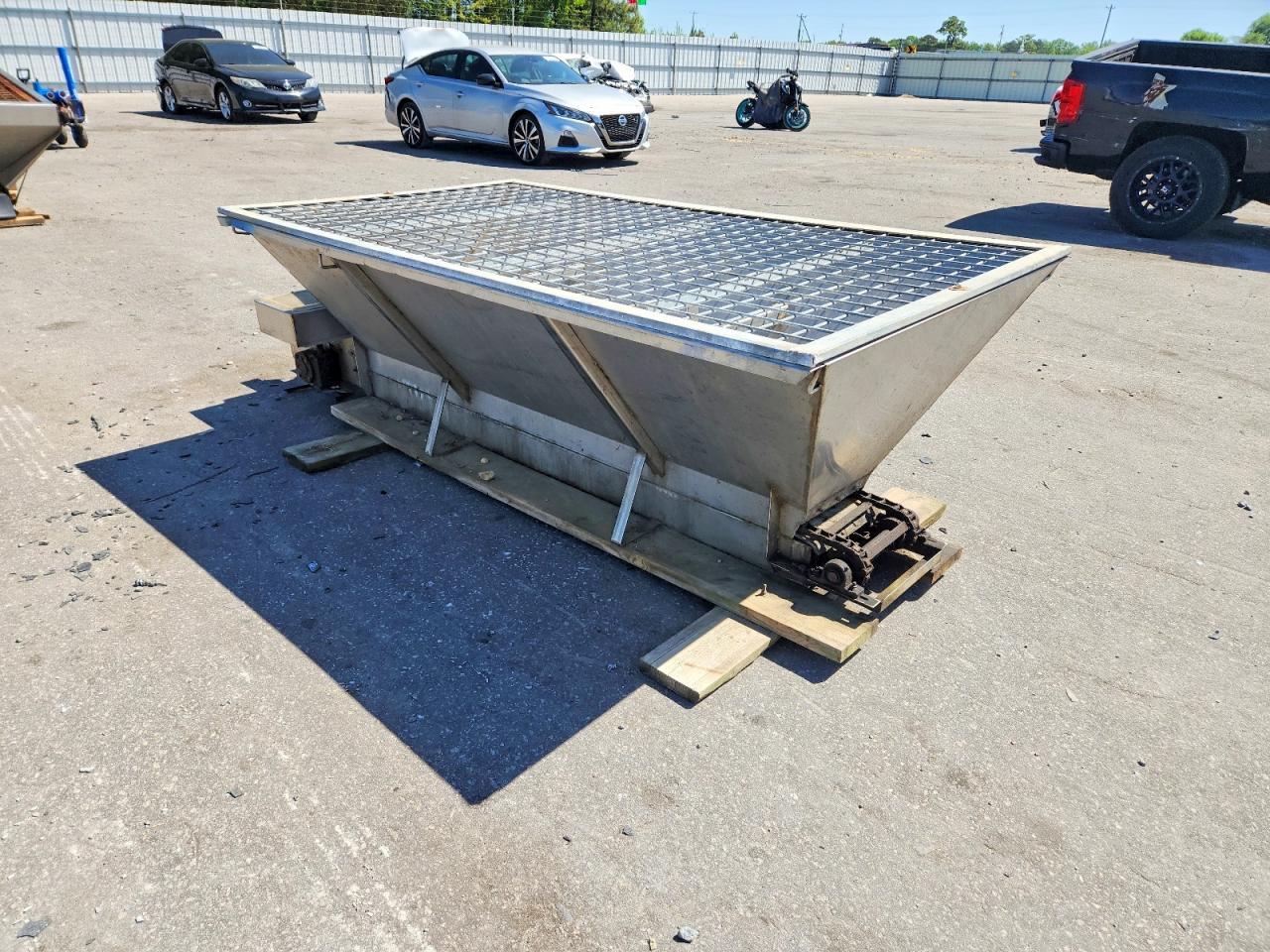 2000 Smithco Salt Spreader