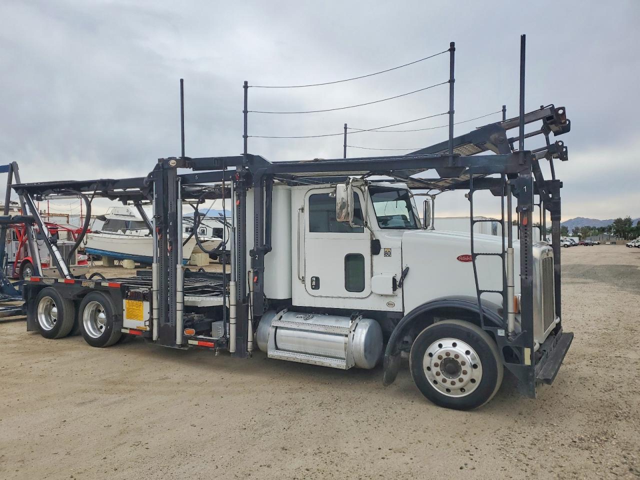 2016 Peterbilt 365 Car Hauler Truck
