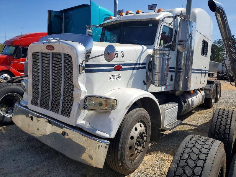 2012 Peterbilt 388 Semi Truck