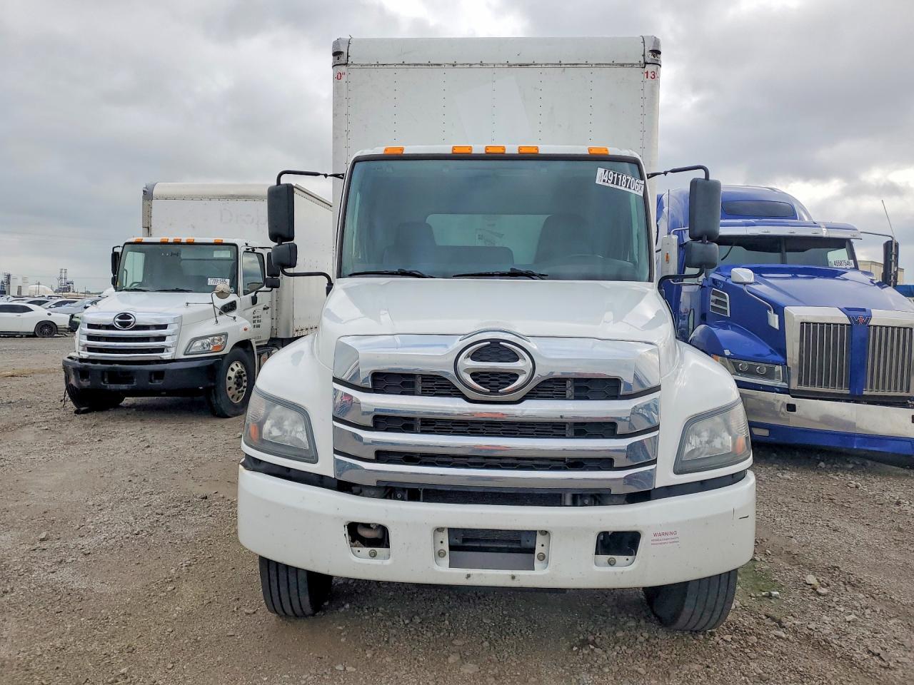 2021 Hino L6 BOX Truck