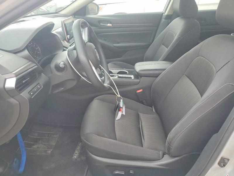 2024 Nissan Altima sv