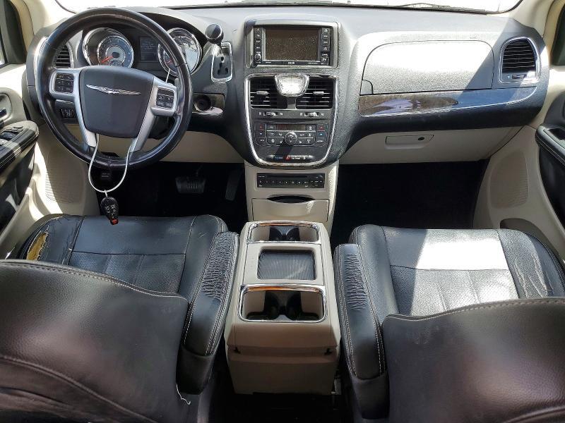 2012 Chrysler Town & Country Touring l