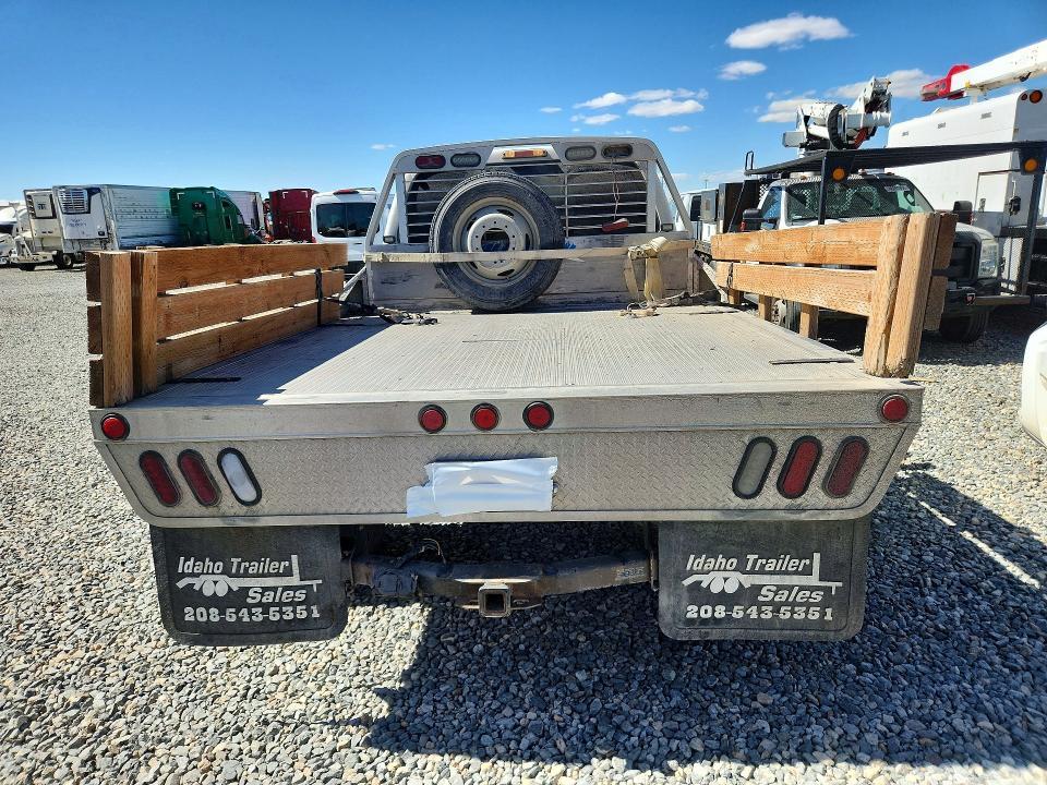 2016 Ford F450 Super Duty Flatbed Truck