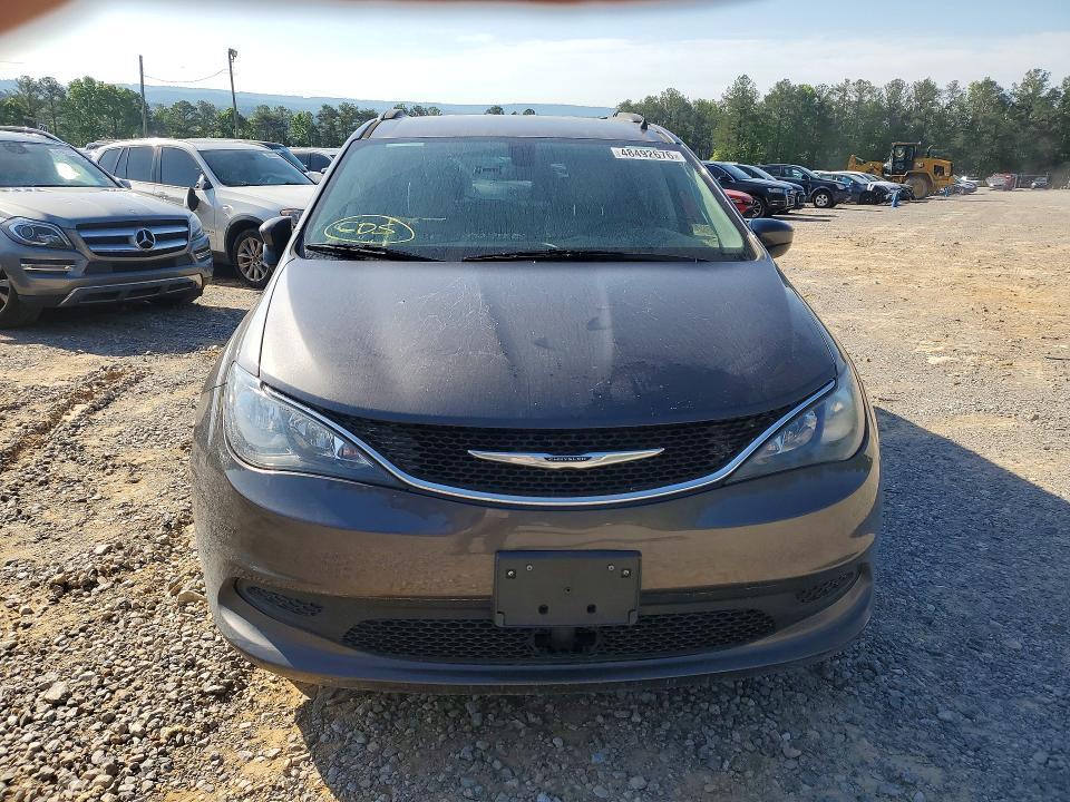 2021 Chrysler Voyager lxi